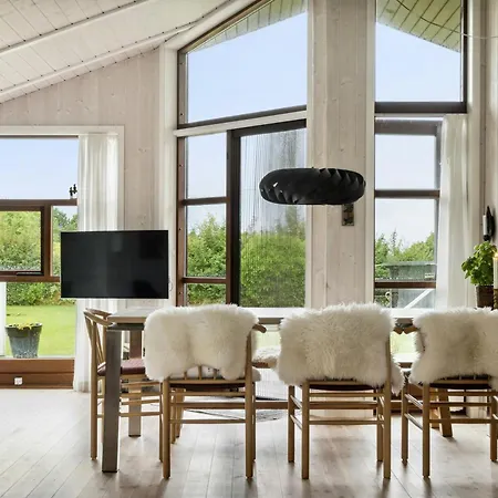 Open Spaces And Cozy Corners In Ristinge Ferienhaus